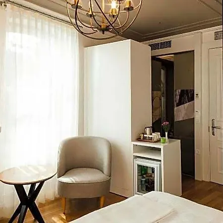Pino Hotel