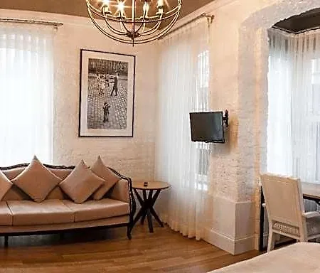 Pino Hotel 3*